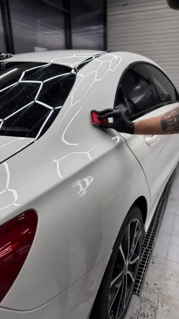 Nakładanie powłoki ceramicznej na lakier Mercedes CLA