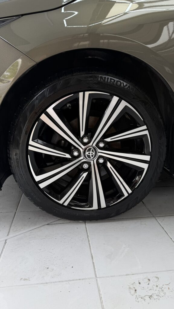 Felga Toyota Corolla po dokładnym czyszczeniu
