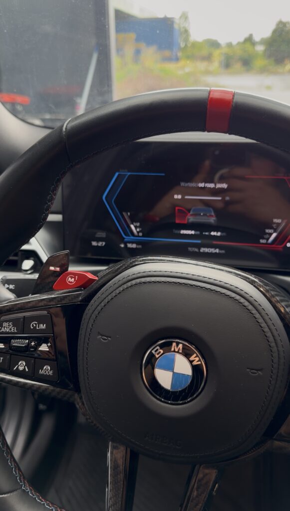 Kokpit BMW M3 po odświeżeniu wnętrza