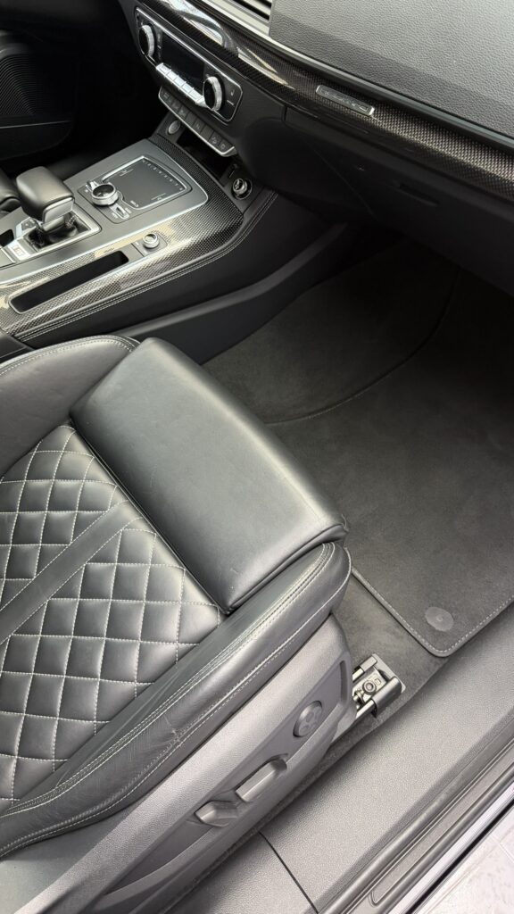 Audi SQ5 – detailing wnętrza i czyszczenie foteli